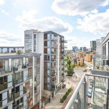 New Stylish 1 Bedroom Flat Stunning Balcony Views Brentford Exterior photo