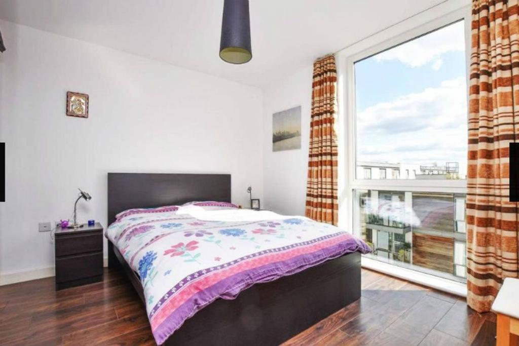 New Stylish 1 Bedroom Flat Stunning Balcony Views Brentford Exterior photo