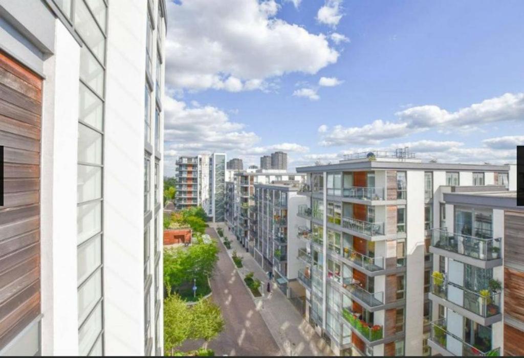 New Stylish 1 Bedroom Flat Stunning Balcony Views Brentford Exterior photo